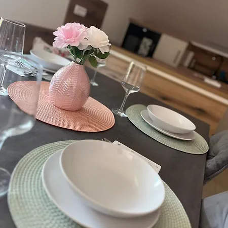 Apartma Tri Planike Lägenhet Mojstrana