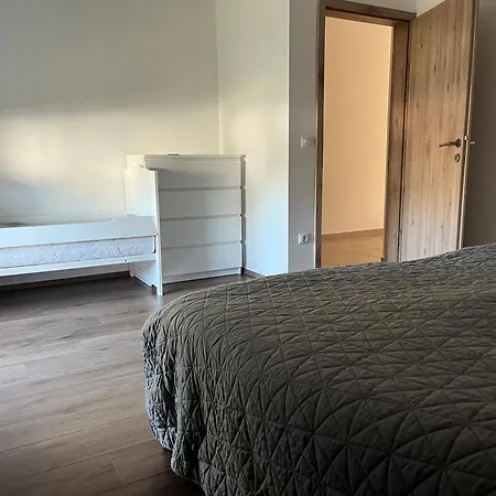 Apartma Tri Planike