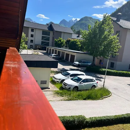 Apartma Tri Planike Lägenhet Mojstrana