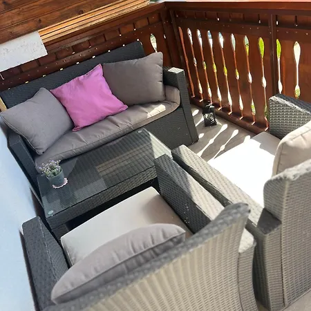 Apartma Tri Planike *